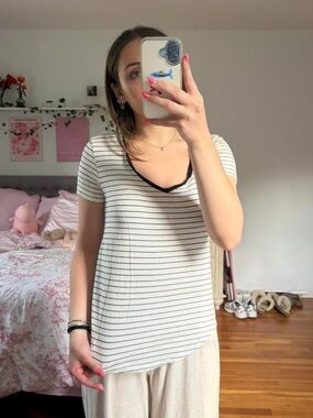 Striped V-Neck Short Sleeve Top in White. Seriously Soft. Size S.